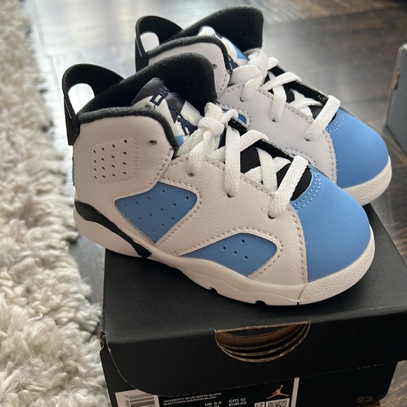 Toddler's Jordan 6 Retro "UNC" - Picture 7 of 8